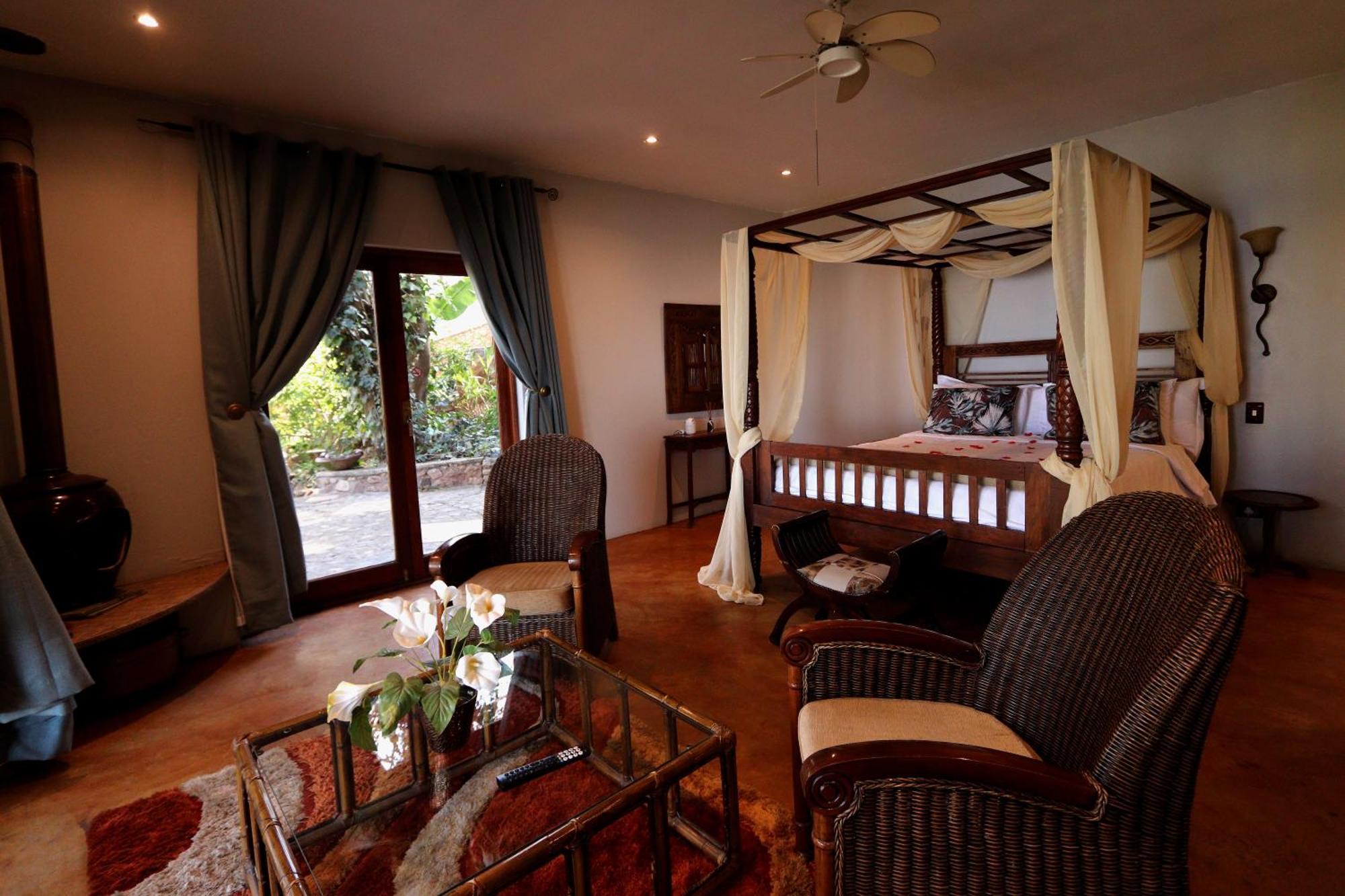 Bali At Scenic Haven Lodge In Hartbeespoort Eksteriør bilde