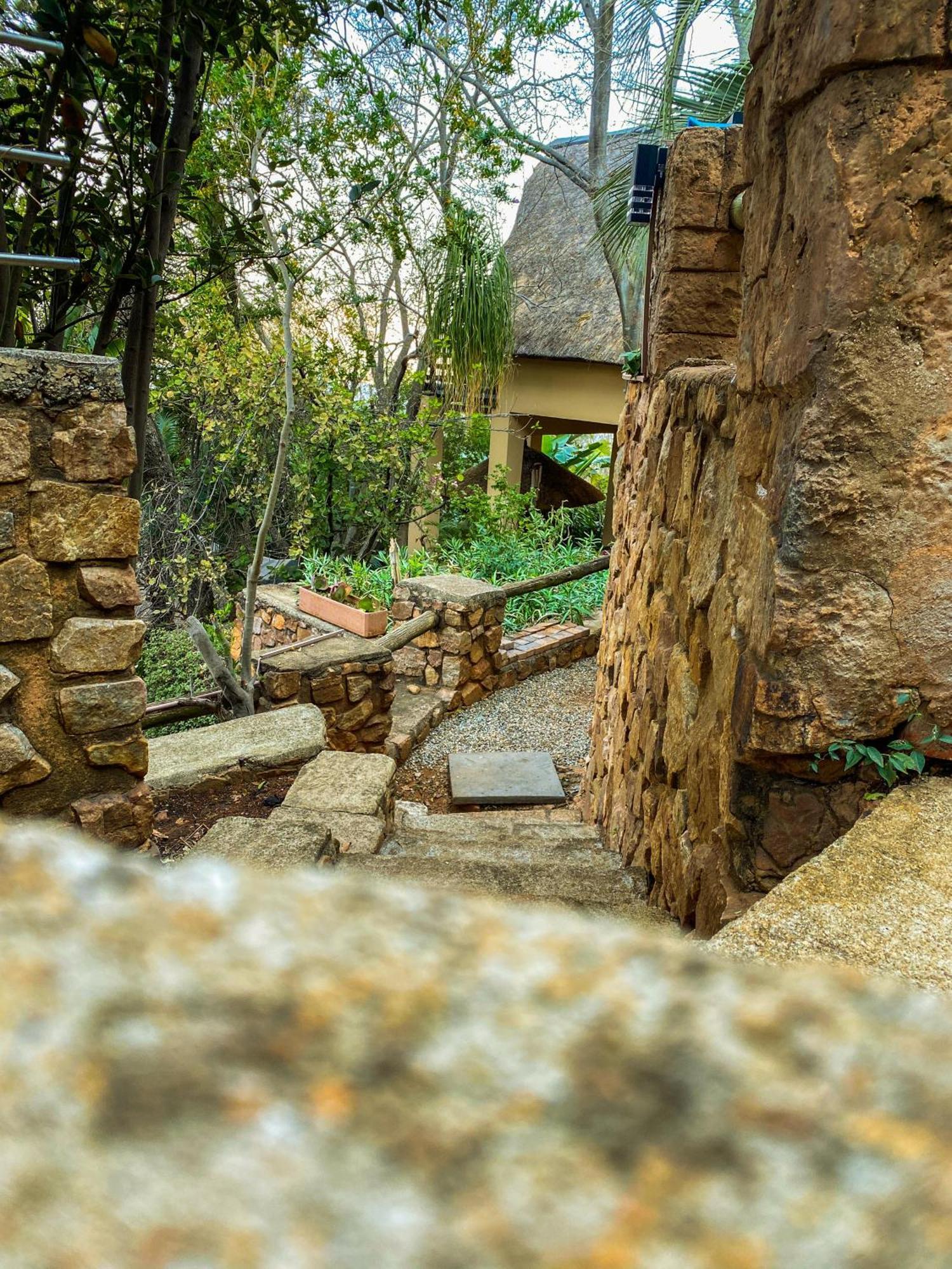 Bali At Scenic Haven Lodge In Hartbeespoort Eksteriør bilde