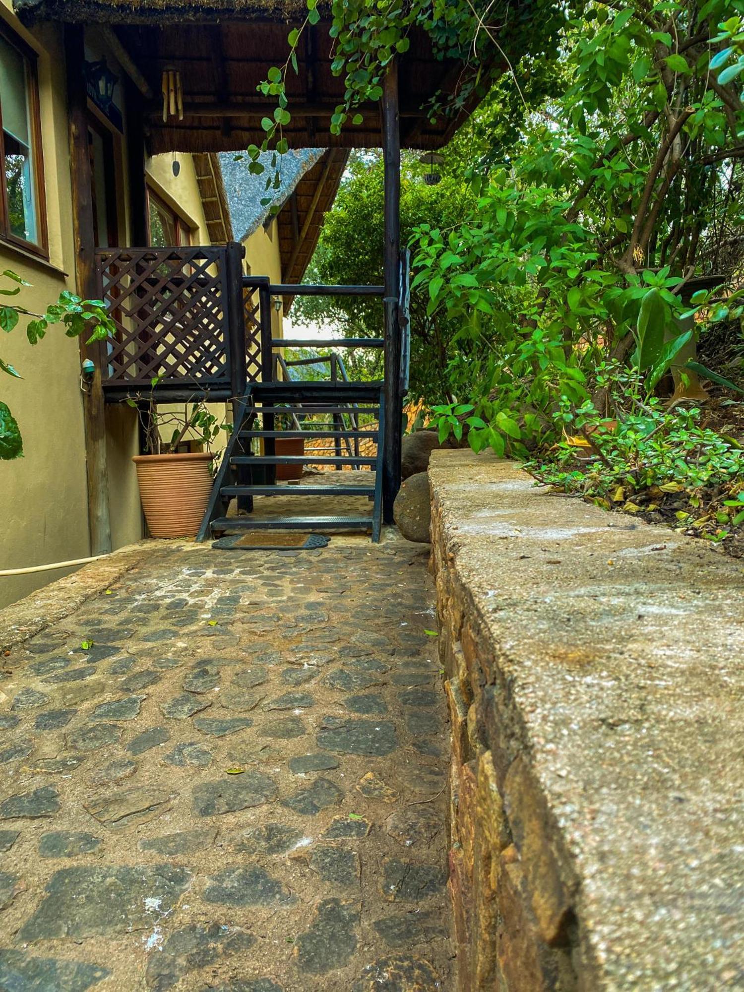 Bali At Scenic Haven Lodge In Hartbeespoort Eksteriør bilde
